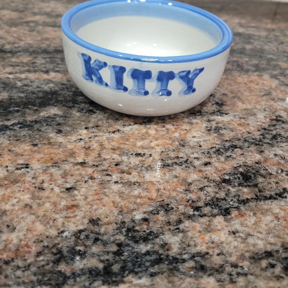 M.A. Hadley Kitty Bowl